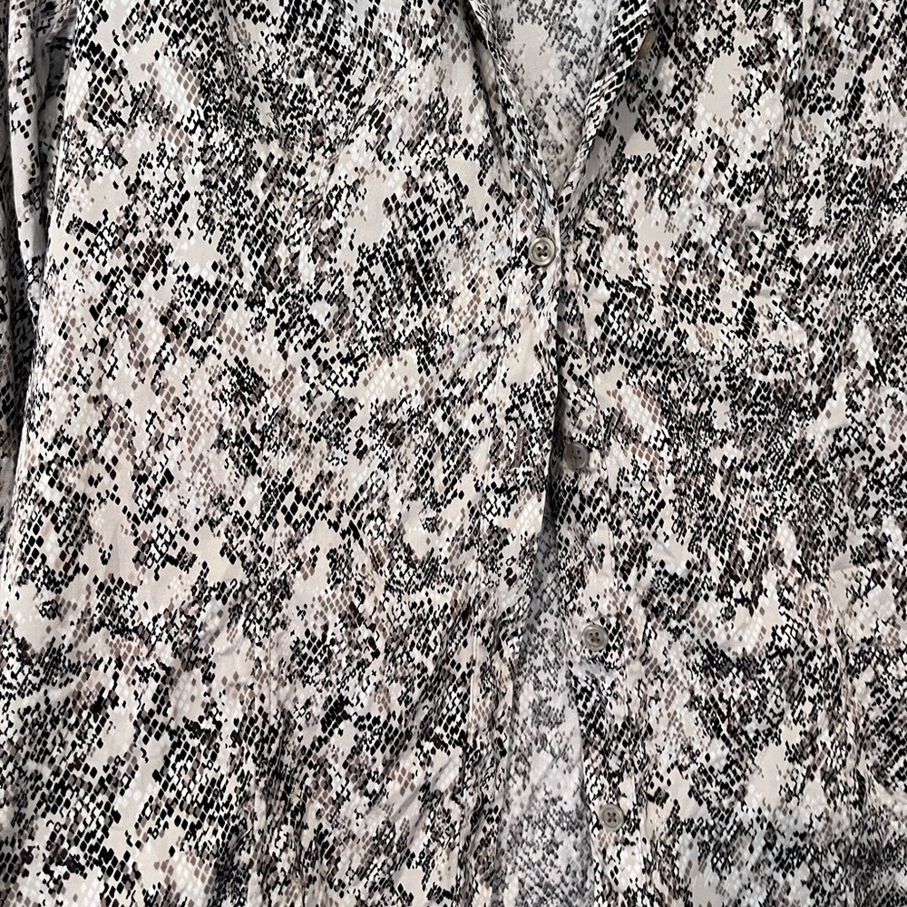 Dana Buchman Animal Print Button-Down Top – Size L 🐆 - Picture 7 of 7